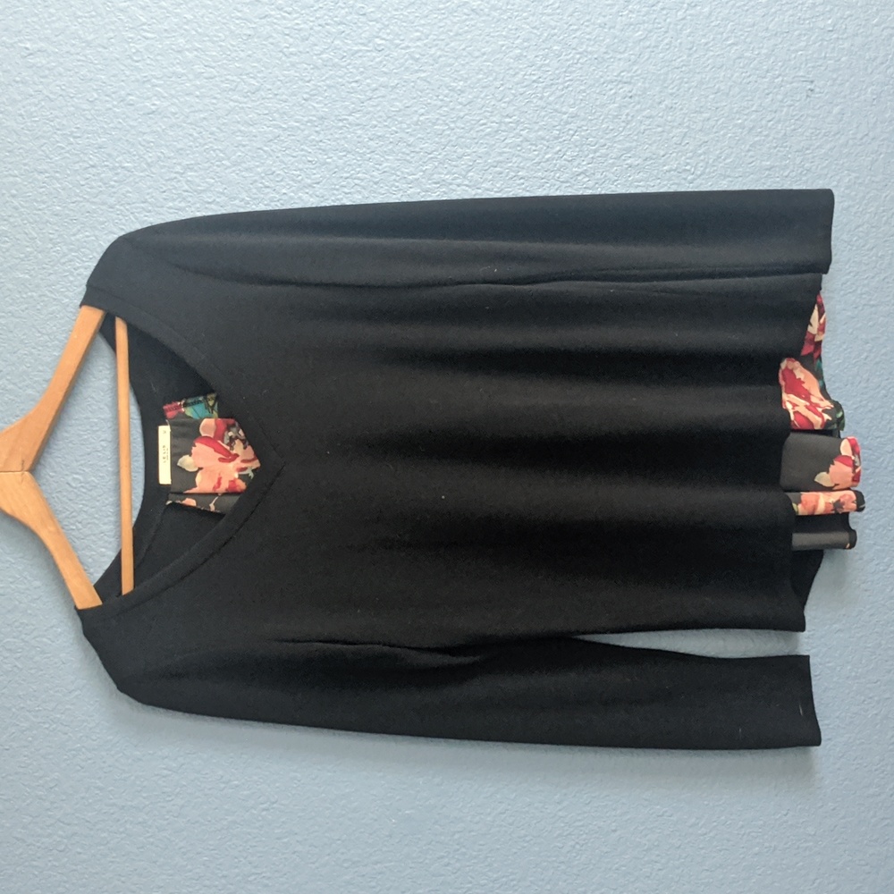 Le Lis black and floral sweater